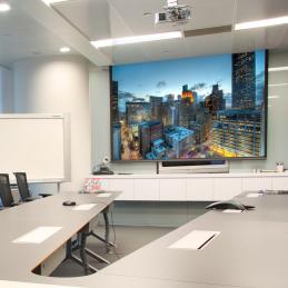 Pantalla electrica videoproyector pared y techo phoenix 135´´ratio 1:1 - 4:3 - 16:9 2.4m x 2.4m posicion adjustable - carcasa bl