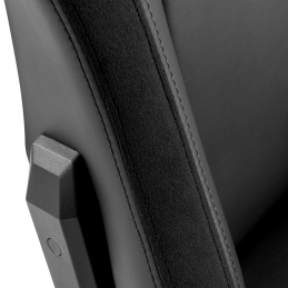 Nova silla gaming alta gama fabricada en cuero negro