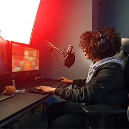 Kit microfono phoenix streamcast pro gaming conector jack - brazo articulado - filtro antipop y montura antivibración